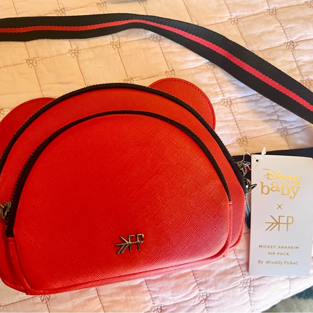 FRESHLY PICKED Red Hip Pack BRAND NEW ! Tags attached